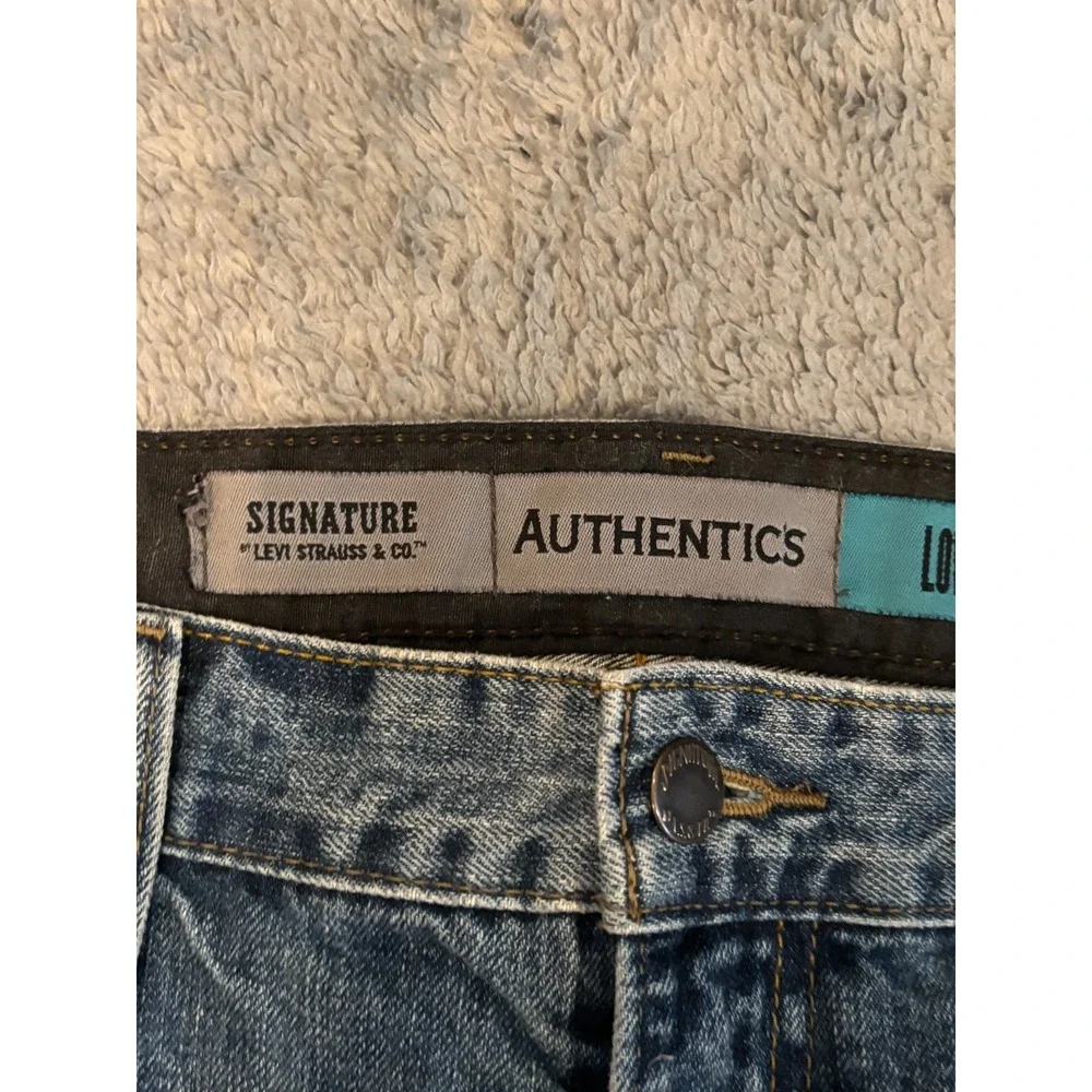 Levi Strauss Signature Authentic Jeans Mens 36x32 Low Boot Distressed Denim